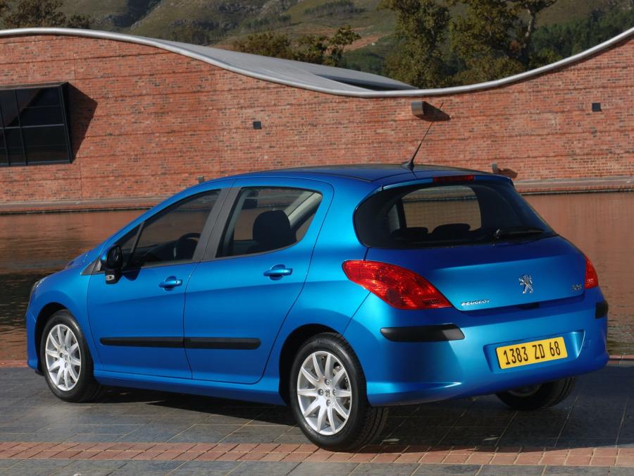  Peugeot 308 5-Door 2008 года  (фото 17 из 21)